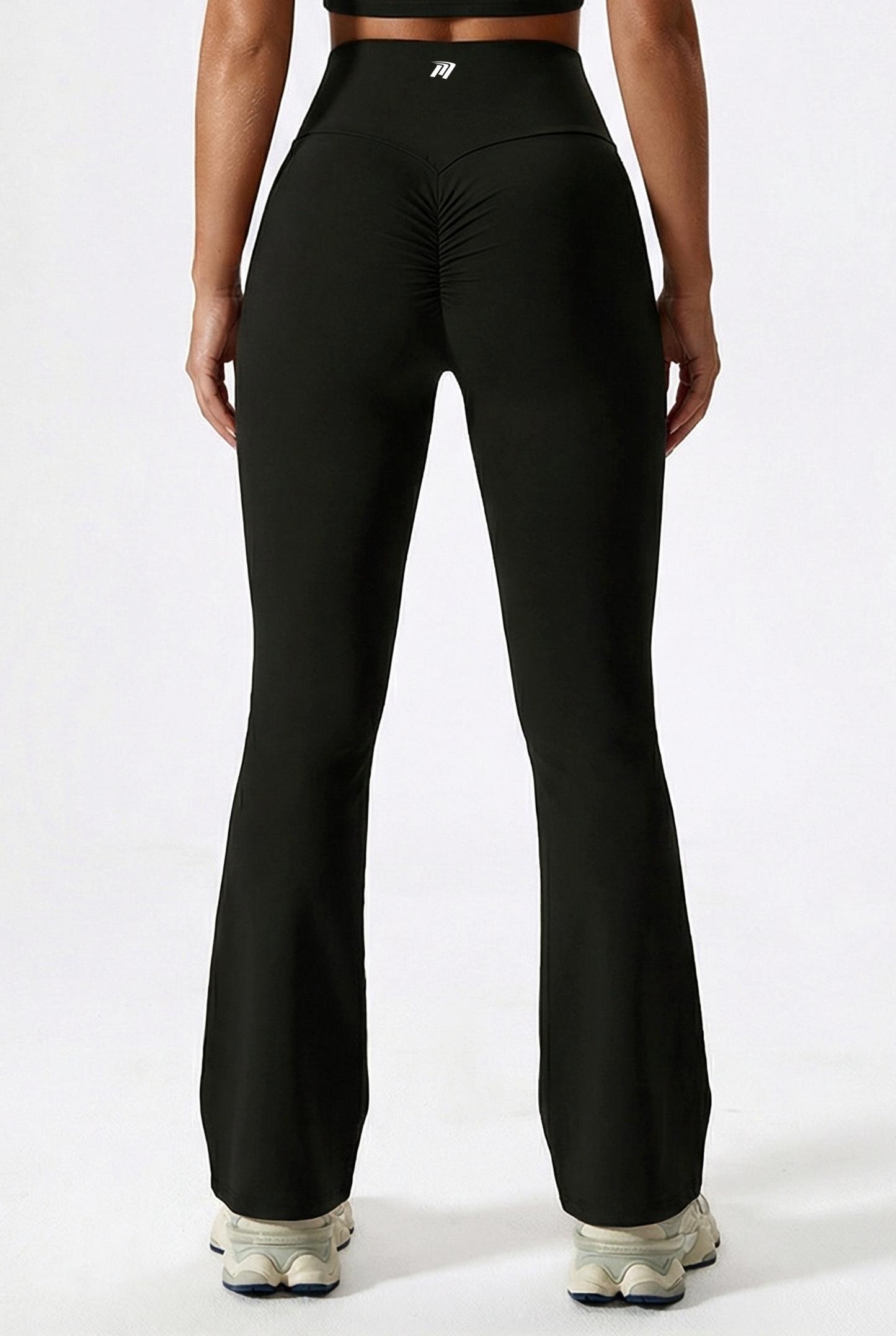 Legging nero a zampa d'elefante - vista posteriore dettaglio vestibilità